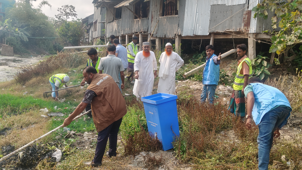 ডেঙ্গু প্রতিরোধে কুয়াকাটায় পরিচ্ছন্নতা অভিযান