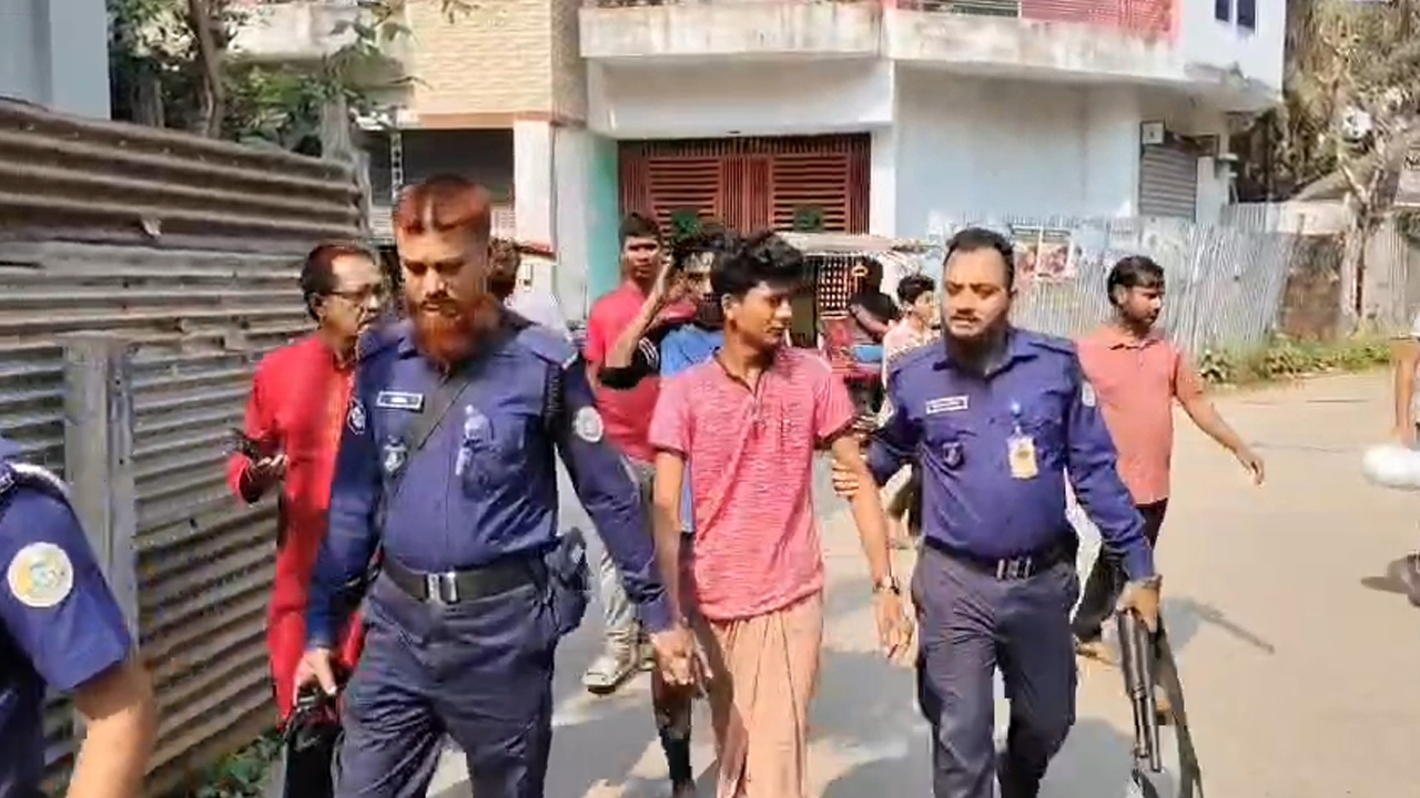 কলাপাড়ায় জাল নোটসহ যুবক গ্রেপ্তার