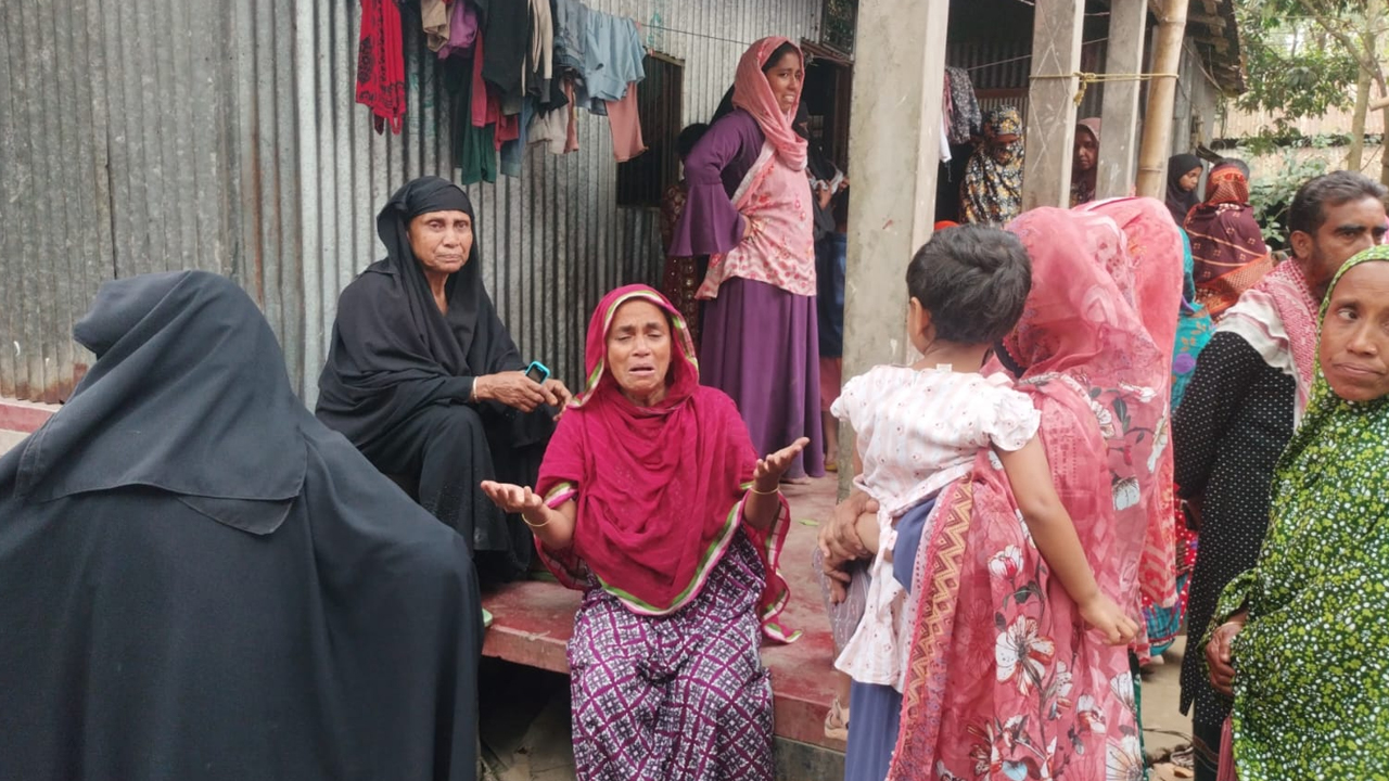 নিখোঁজের ১ দিন পর প্রতিবেশীর ছাদ থেকে শিশুর মরদেহ উদ্ধার