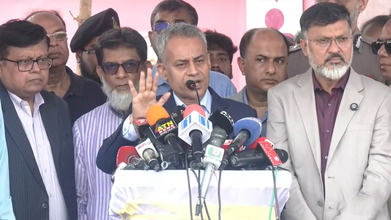 জ্বালানি তেল নিয়ে সুখবর দিলেন সেতুমন্ত্রী