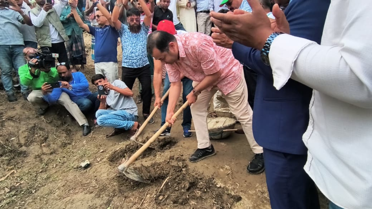 ভোটের দাগ মুছার আগেই প্রতিশ্রুতি বাস্তবায়ন শুরু: তথ্য প্রতিমন্ত্রী