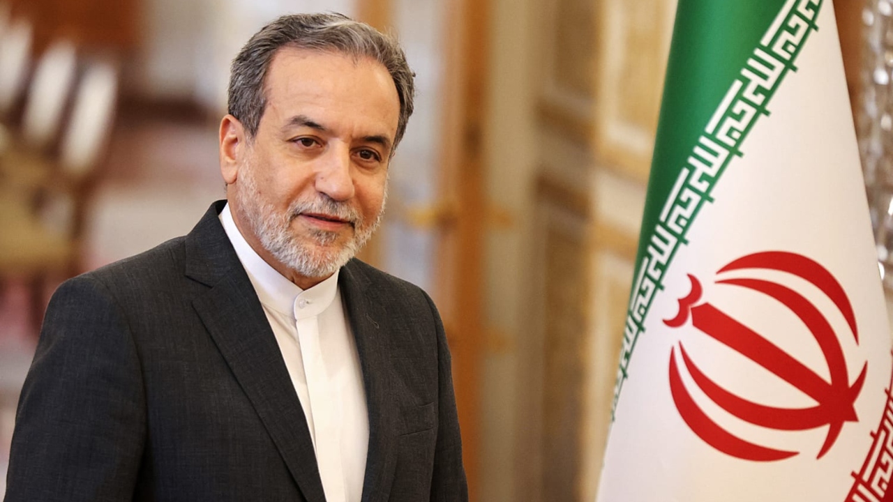 যুদ্ধ নিয়ে প্রতিবেশী দেশগুলোর অবস্থান স্পষ্ট করার আহ্বান ইরানের