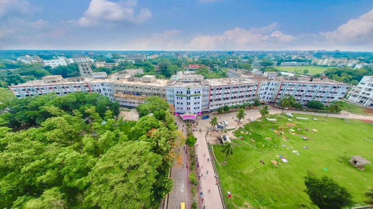 শেবাচিম হাসপাতালে আগুন: স্থানান্তরকালে ২ রোগীর মৃত্যু