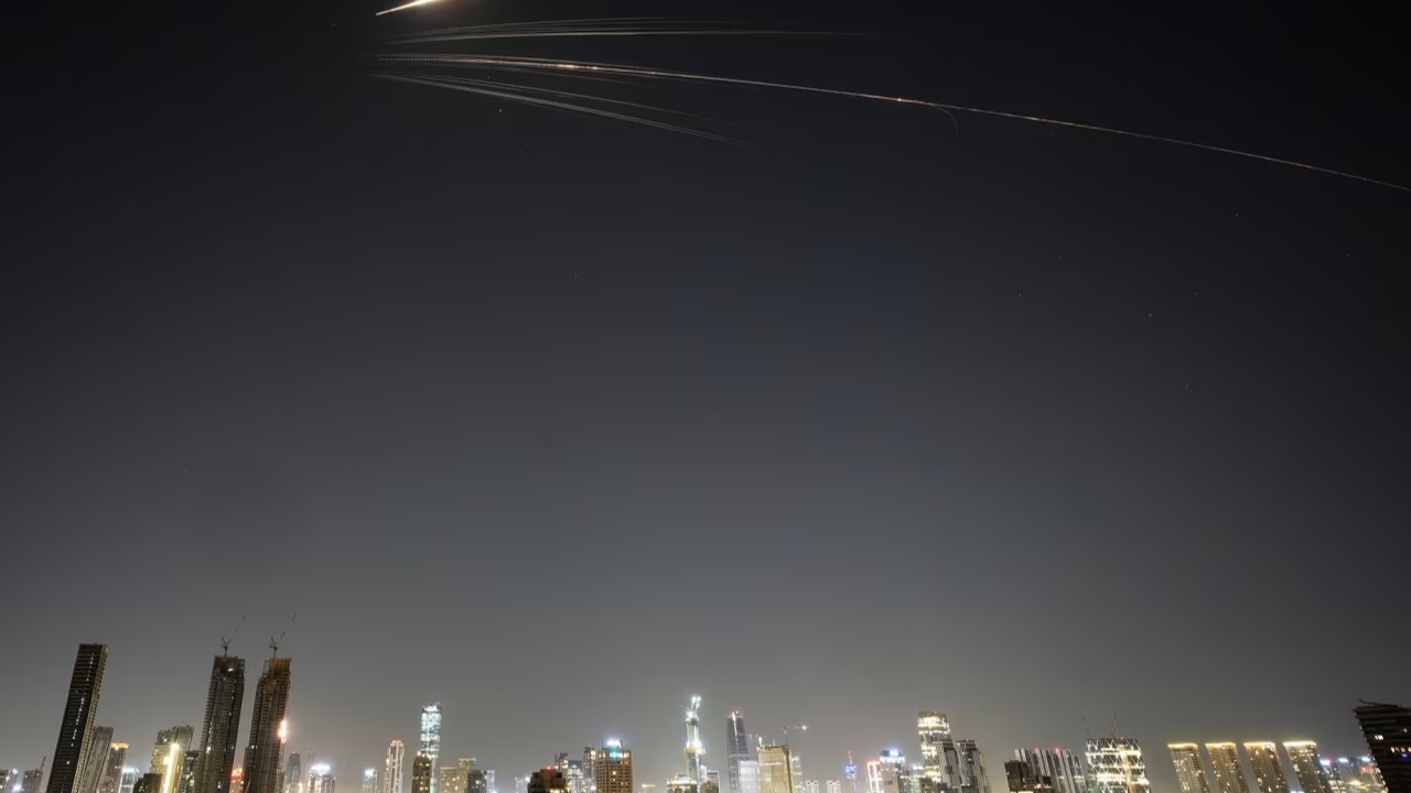 যুদ্ধে নতুন ধরনের অস্ত্র ব্যবহার করছে ইরান