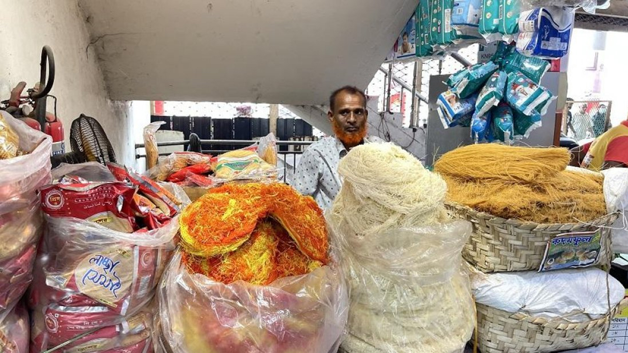 ঈদুল ফিতর সামনে রেখে দেশজুড়ে সেমাইয়ের বাজার তুঙ্গে