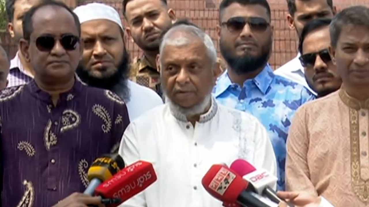 বেতন পরিশোধ করায় ঈদে শ্রমিক অসন্তোষ দেখা যায়নি: শ্রমমন্ত্রী