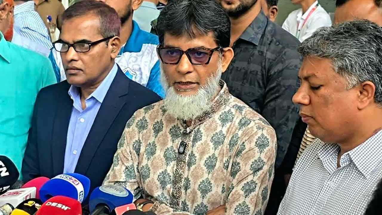 ২ ট্রেনের শিডিউল বিপর্যয়, পরিবেশ কিছুটা নষ্ট হয়েছে : রেলপথ প্রতিমন্ত্রী