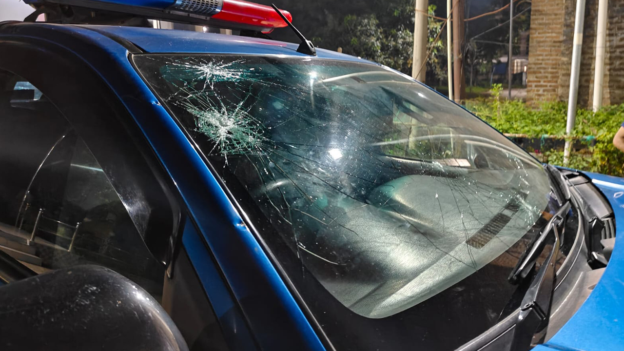 কুমারখালীতে পুলিশের ওপর হামলা, গাড়ি ভাঙচুর&nbsp;