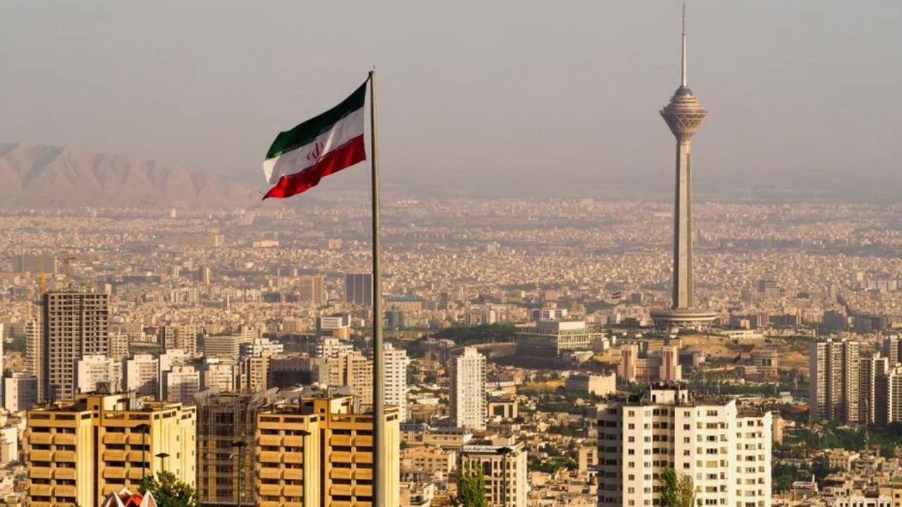 ইরান থেকে দেশে ফিরছে ২৮০ বাংলাদেশি