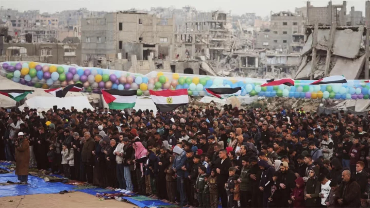 যুদ্ধ ও বাস্তুচ্যুতির ছায়ায় মধ্যপ্রাচ্যে ম্লান ঈদ উদযাপন