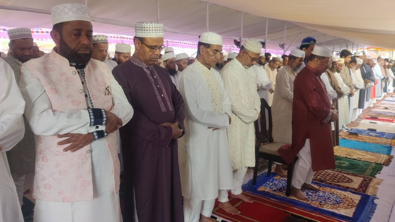বরিশালে ঈদের প্রধান জামাত সকাল ৮টায় অনুষ্ঠিত