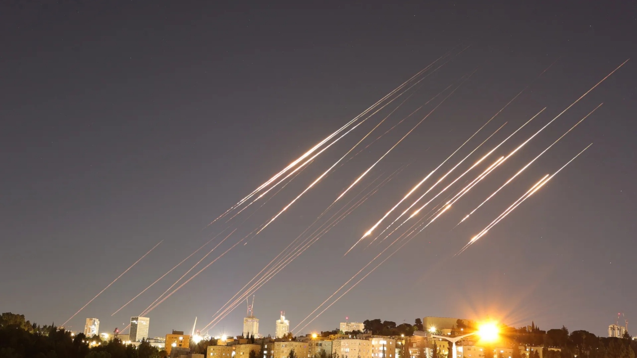 ইসরায়েলে আবারও ক্ষেপণাস্ত্র হামলা করেছে ইরান