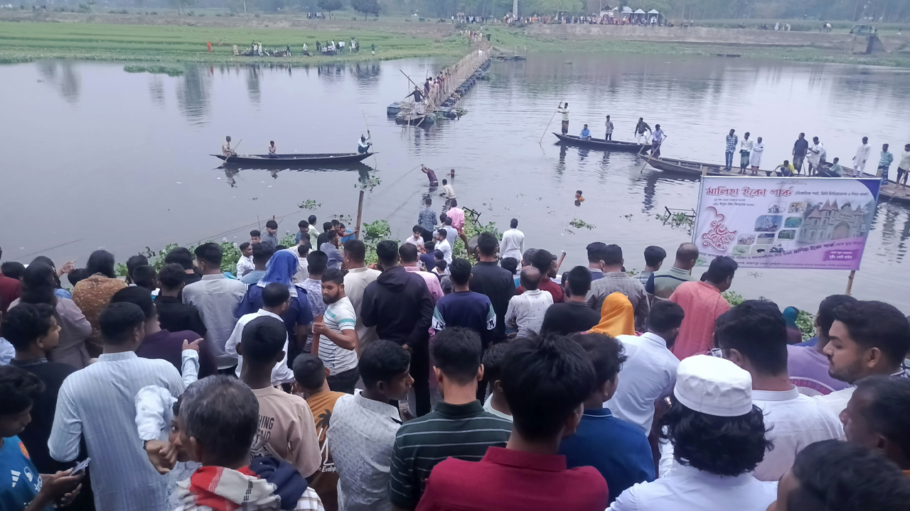 জামালপুরে ভাসমান সেতু উল্টে নদীতে ডুবে নিহত বেড়ে ৫