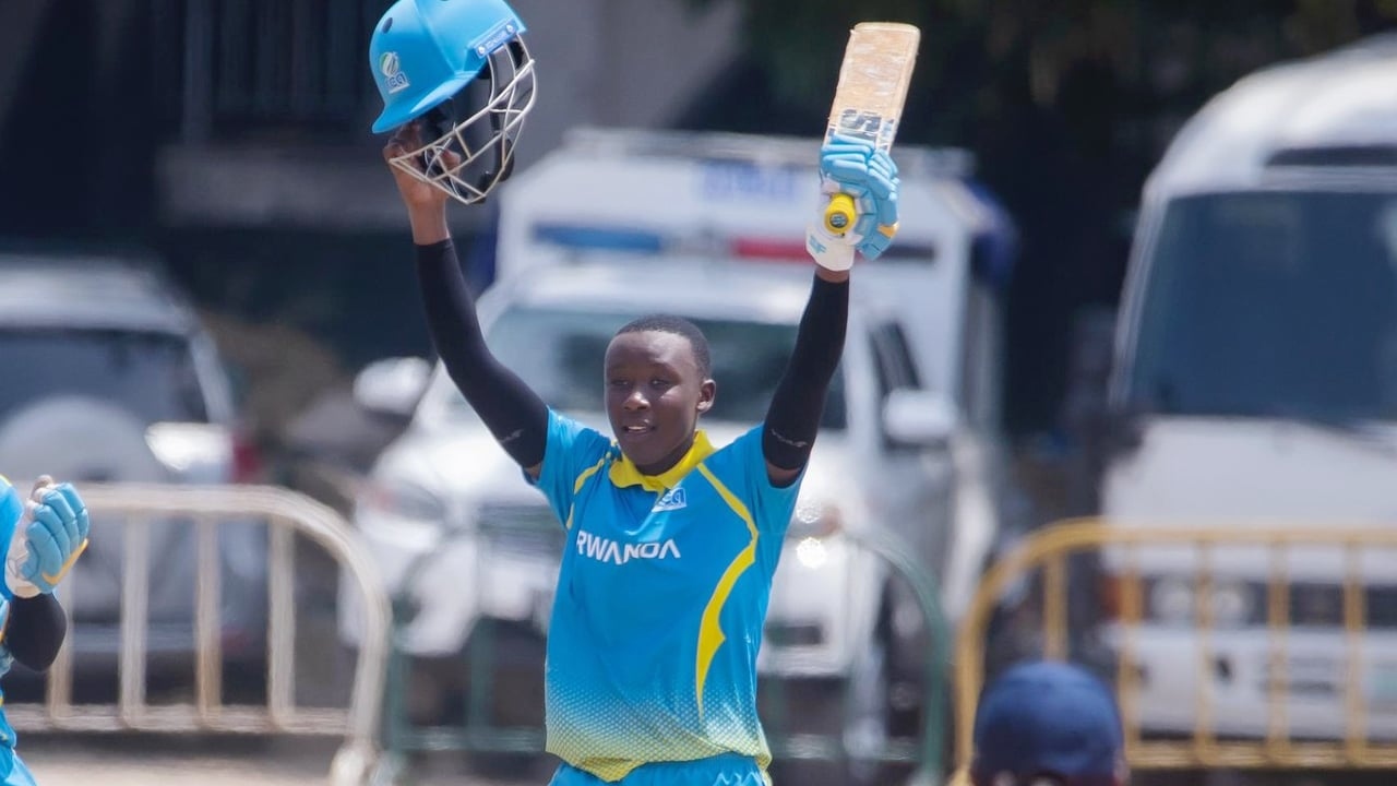 ১৫ বছরে আন্তর্জাতিক ক্রিকেটে সেঞ্চুরি করে বিশ্বরেকর্ড