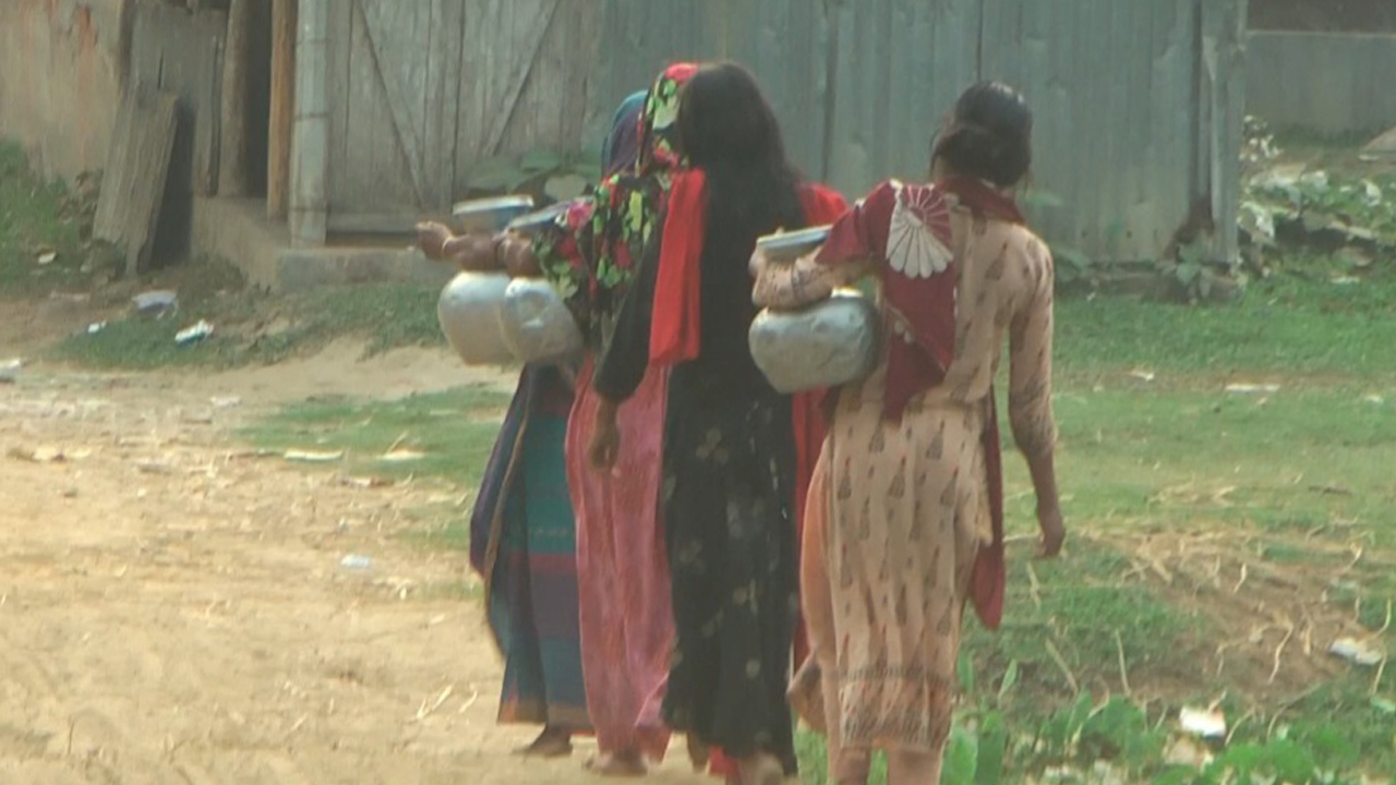 সুপেয় পানি থেকে এখনো বঞ্চিত গারো পাহাড়ের বাসিন্দারা