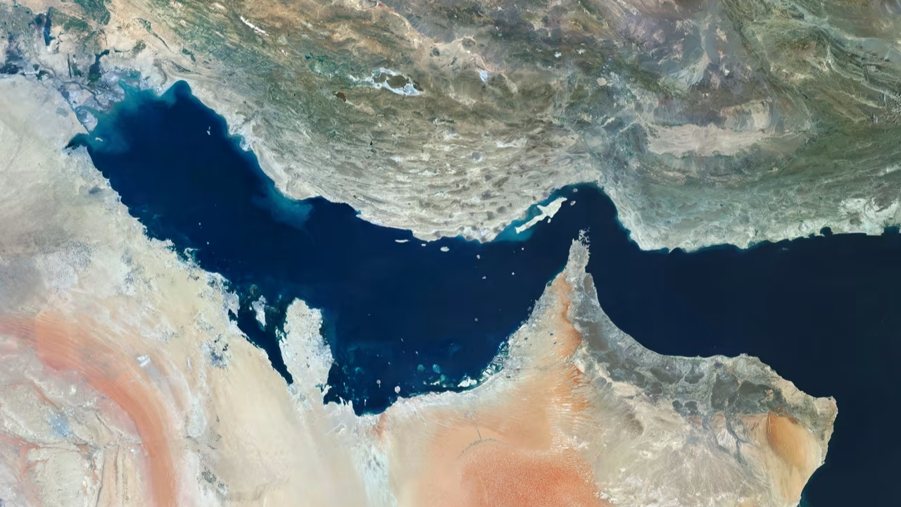 উপকূলে আক্রমণ হলে পারস্য উপসাগরে মাইন পেতে বন্ধের হুঁশিয়ারি