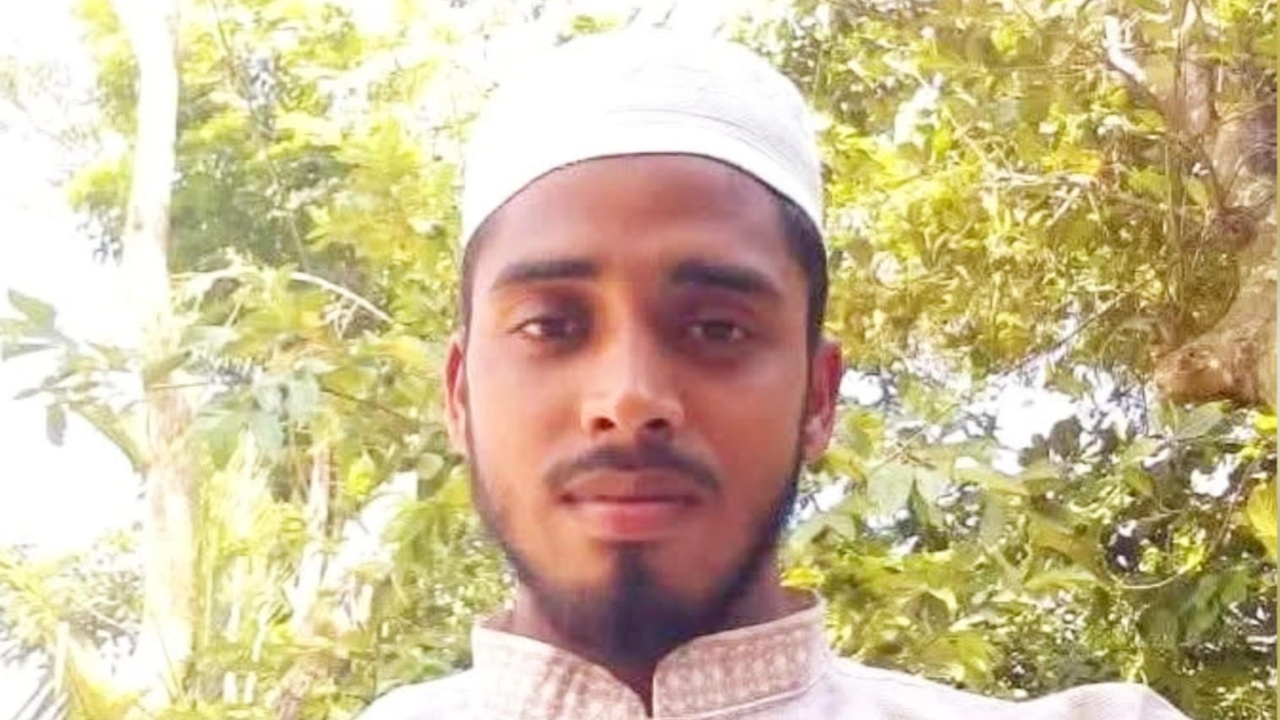 নেত্রকোনায় প্রাইভেটকারের ধাক্কায় যুবক নিহত