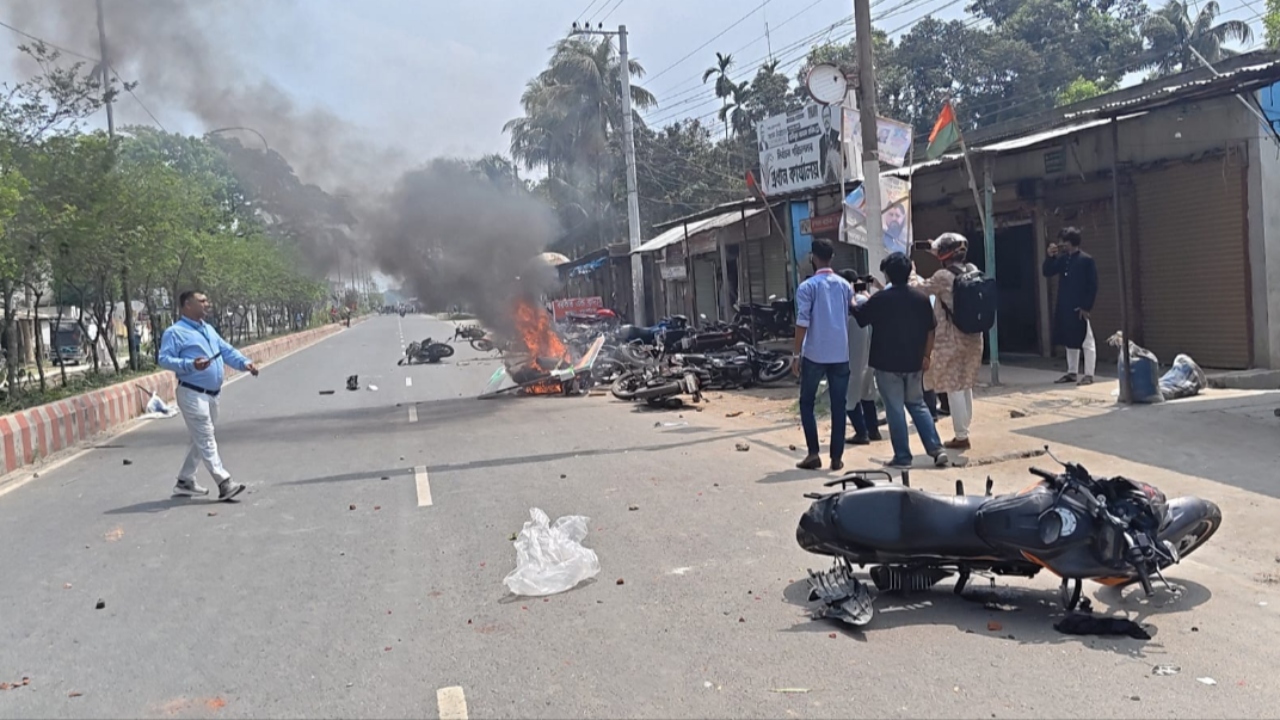 ঈশ্বরদীর সংঘর্ষে এখনো মামলা হয়নি, জিজ্ঞাসাবাদের জন্য আটক ১৯