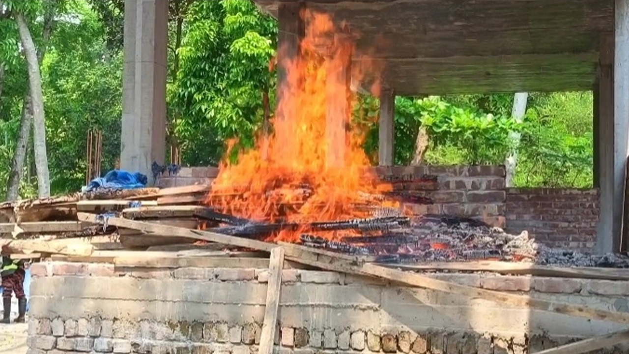 সালিশে ডেকে নিয়ে ব্যবসায়ীকে কুপিয়ে হত্যা