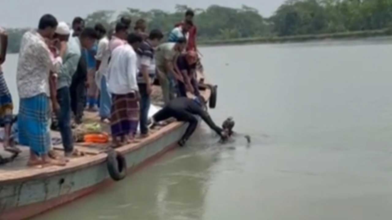 পটুয়াখালীতে লঞ্চ-ট্রলার সংঘর্ষে নিহত ২