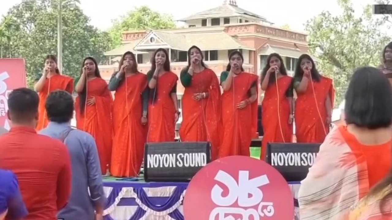 বর্ণাঢ্য আয়োজনে কুষ্টিয়ায় দেশ টিভির প্রতিষ্ঠাবার্ষিকী উদযাপন