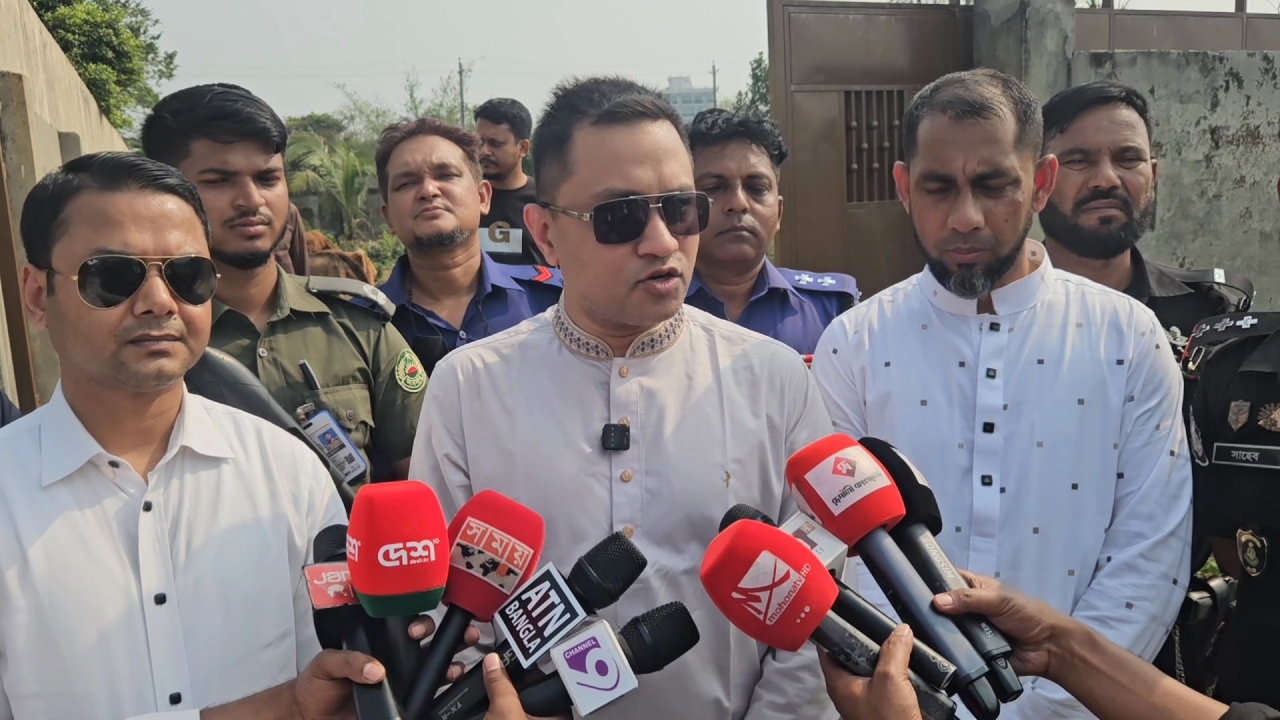 রূপগঞ্জের পূর্বাচলে ১২টি ঘোড়া উদ্ধার ও বিপুল মাংস জব্দ