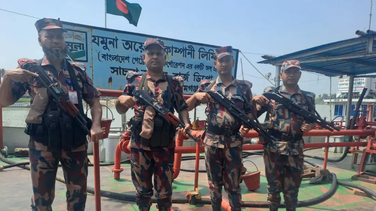 জ্বালানি তেলের সরবরাহ স্বাভাবিক রাখতে দেশের বিভিন্ন ডিপোতে বিজিবি মোতায়েন