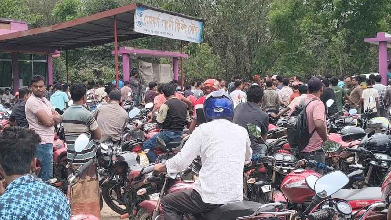 মেহেরপুরে ফিলিং স্টেশনে সংঘর্ষ, পুলিশ সদস্য আহত