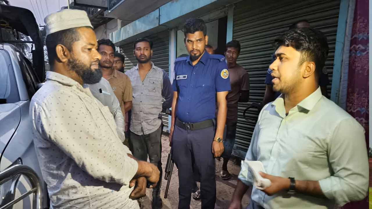 অতিরিক্ত দামে তেল বিক্রি, দুইজনকে জরিমানা