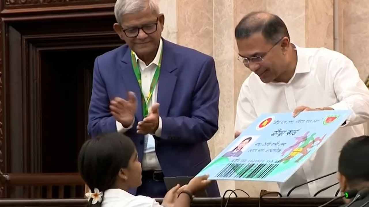 ক্রীড়াকার্ড ও ভাতা প্রদান কার্যক্রমের উদ্বোধন প্রধানমন্ত্রীর