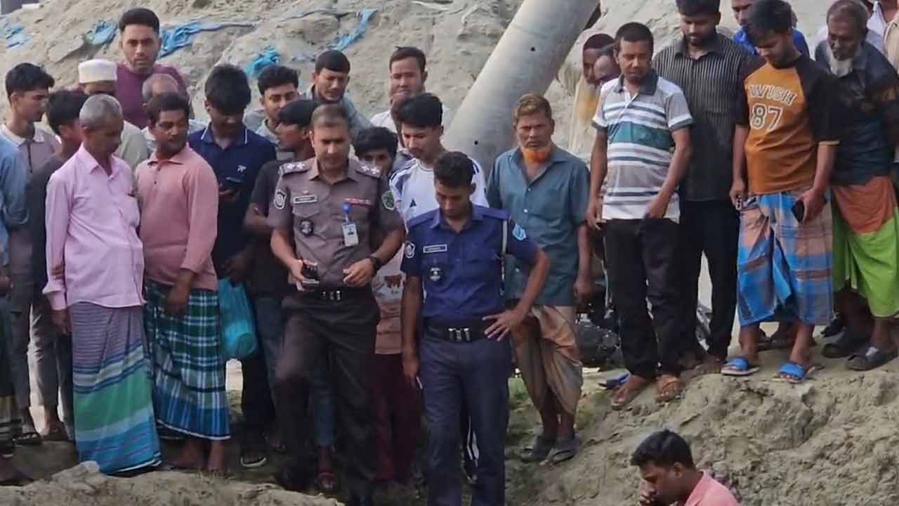 সড়কের পাশ থেকে যুবকের মরদেহ উদ্ধার