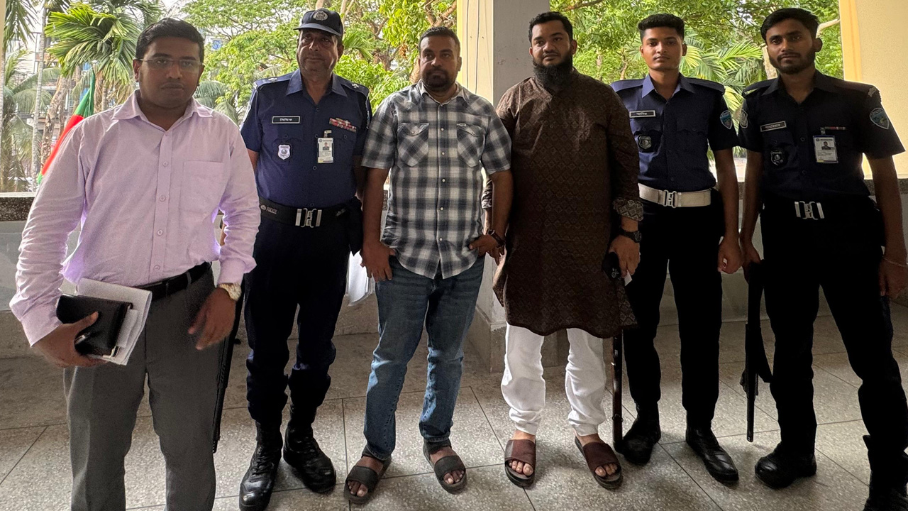 চাঁদপুরে জ্বালানি তেল মজুত ও বিক্রির দায়ে ২ জনের কারাদণ্ড