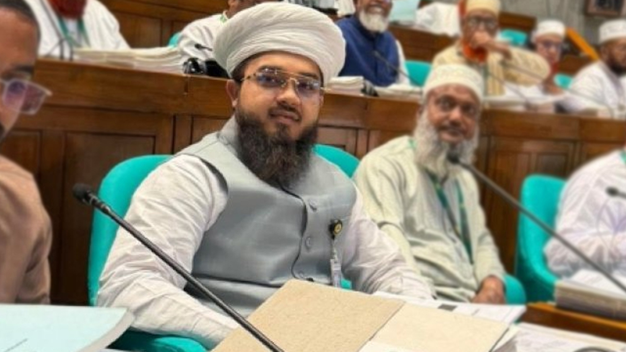 সংসদ মসজিদে গিয়ে জুতা হারিয়ে ফেসবুক পোস্টে যা বললেন এমপি হানজালা