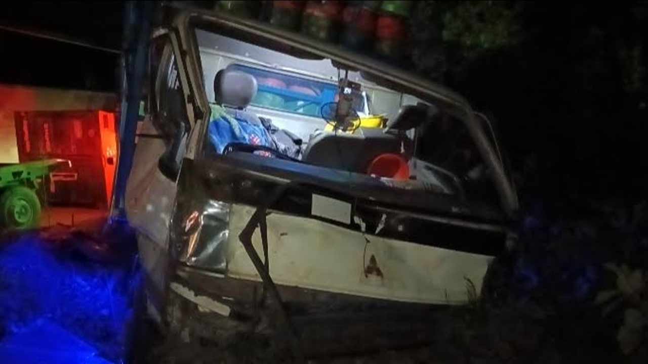 মাদারীপুরে ট্রাক-পিকাপ মুখোমুখি সংঘর্ষে নিহত ১