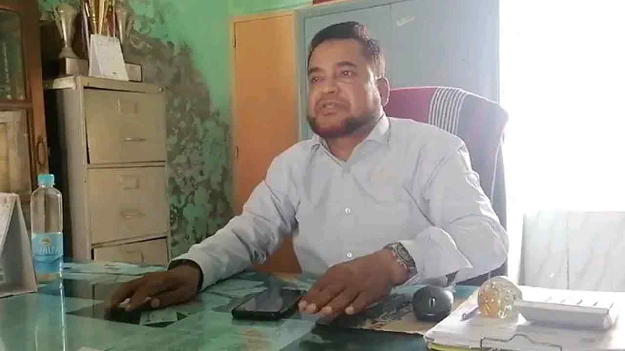 ঝালকাঠিতে অতিরিক্ত ফি আদায়ের অভিযোগ প্রধান শিক্ষকের বিরুদ্ধে&nbsp;