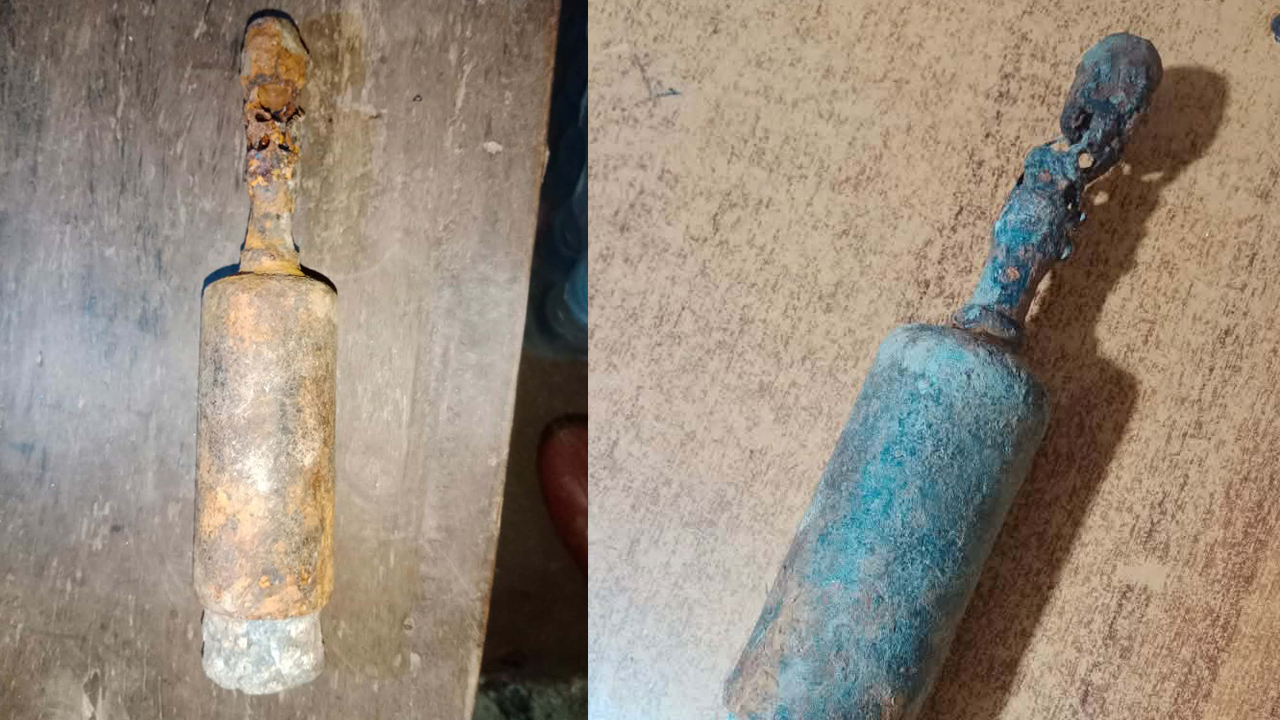 মাটি খুঁড়তে গিয়ে বেরিয়ে এলো মর্টারশেল সদৃশ বস্তু