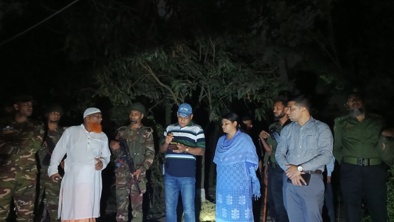 মুন্সীগঞ্জে অবৈধ মাটি কাটায় ইউপি সদস্যসহ আটক ২