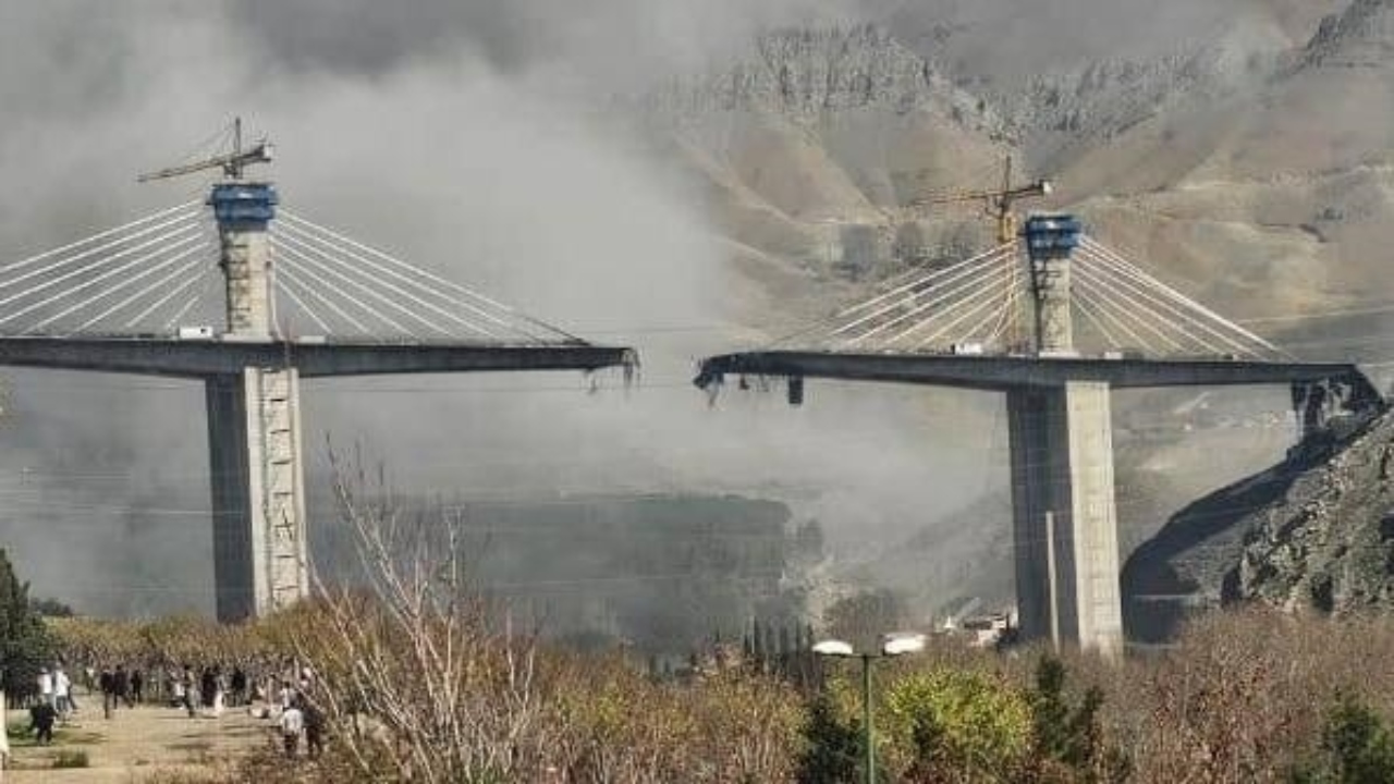 ইরানের গুরুত্বপূর্ণ সেতুতে মার্কিন‑ইসরায়েলি বিমান হামলা