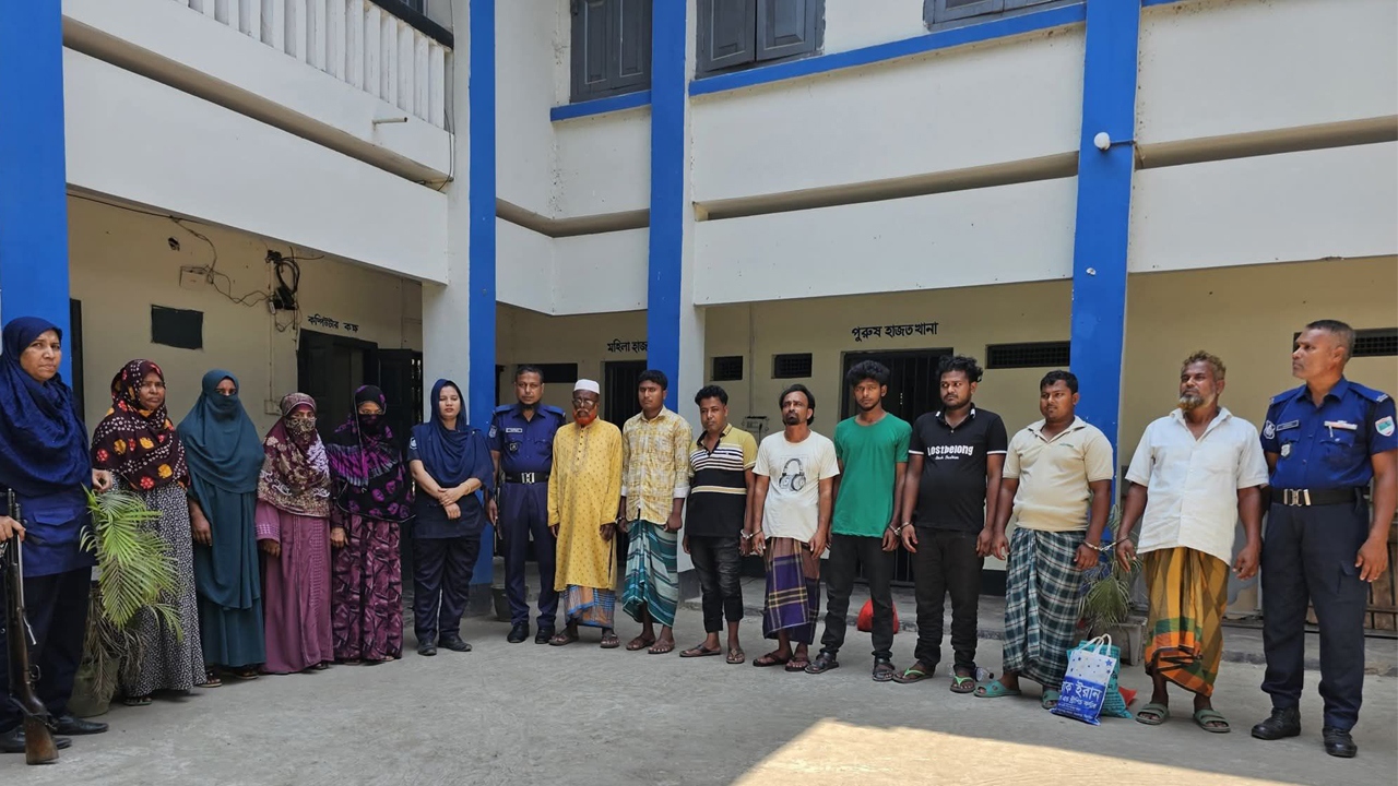 চৌগাছায় নারী ও পুরুষসহ ১৩ পলাতক আসামী গ্রেপ্তার