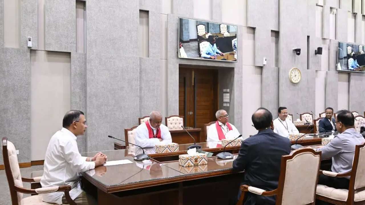 প্রধানমন্ত্রীর সঙ্গে প্রোটেস্ট্যান্ট চার্চের নেতাদের শুভেচ্ছা