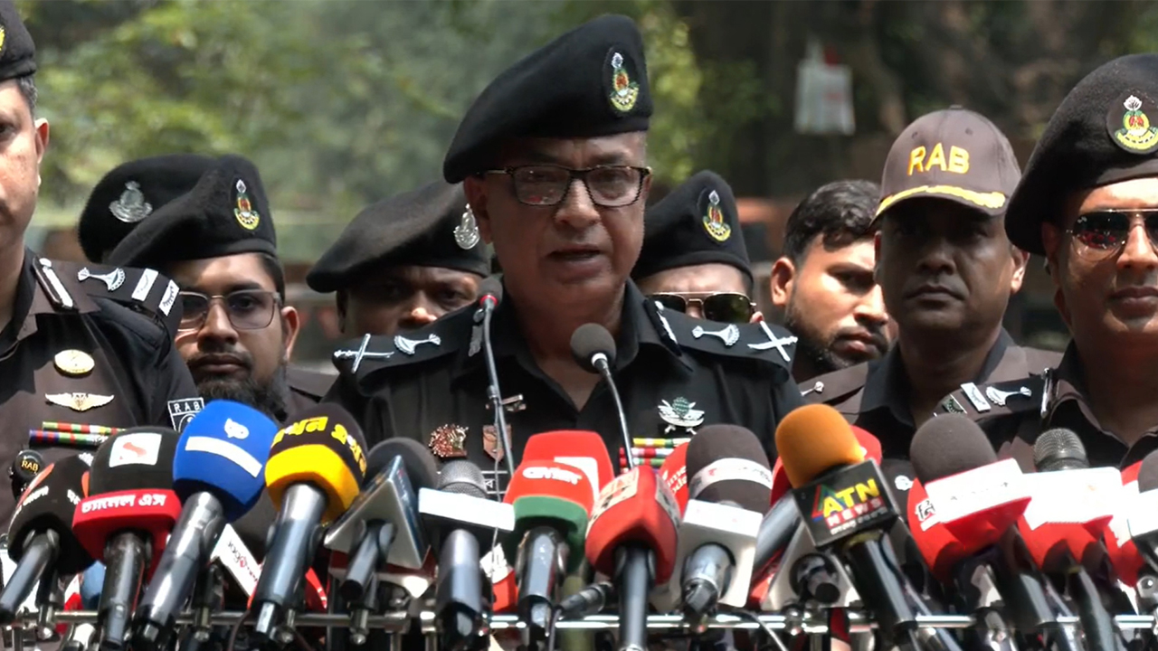 &lsquo;অভিযুক্ত মঈন সিকেডি হাসপাতালে ৫ লাখ টাকা চাঁদা দাবি করেন&rsquo;