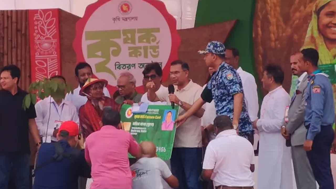 গাছে আম-জাম ধরলে পাঠাবেন: কৃষকদের প্রধানমন্ত্রী