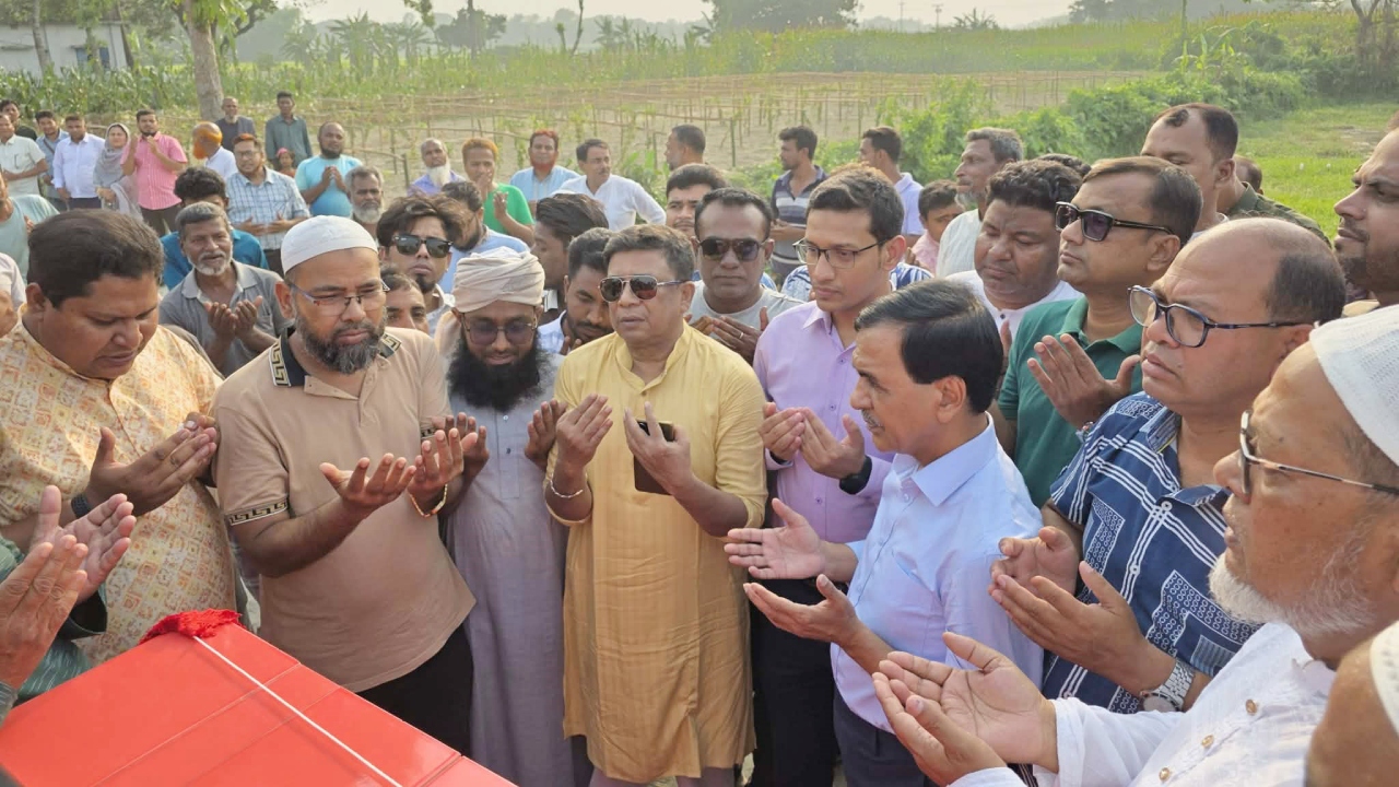 নওগাঁয় এইচবিবি করন রাস্তার কাজের উদ্বোধন