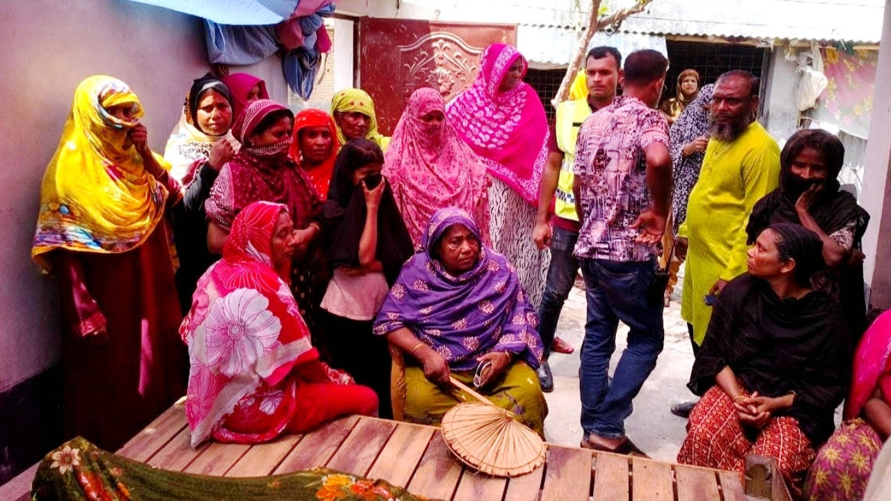 মেহেরপুরে ঝুলন্ত অবস্থায় নারীর মরদেহ উদ্ধার
