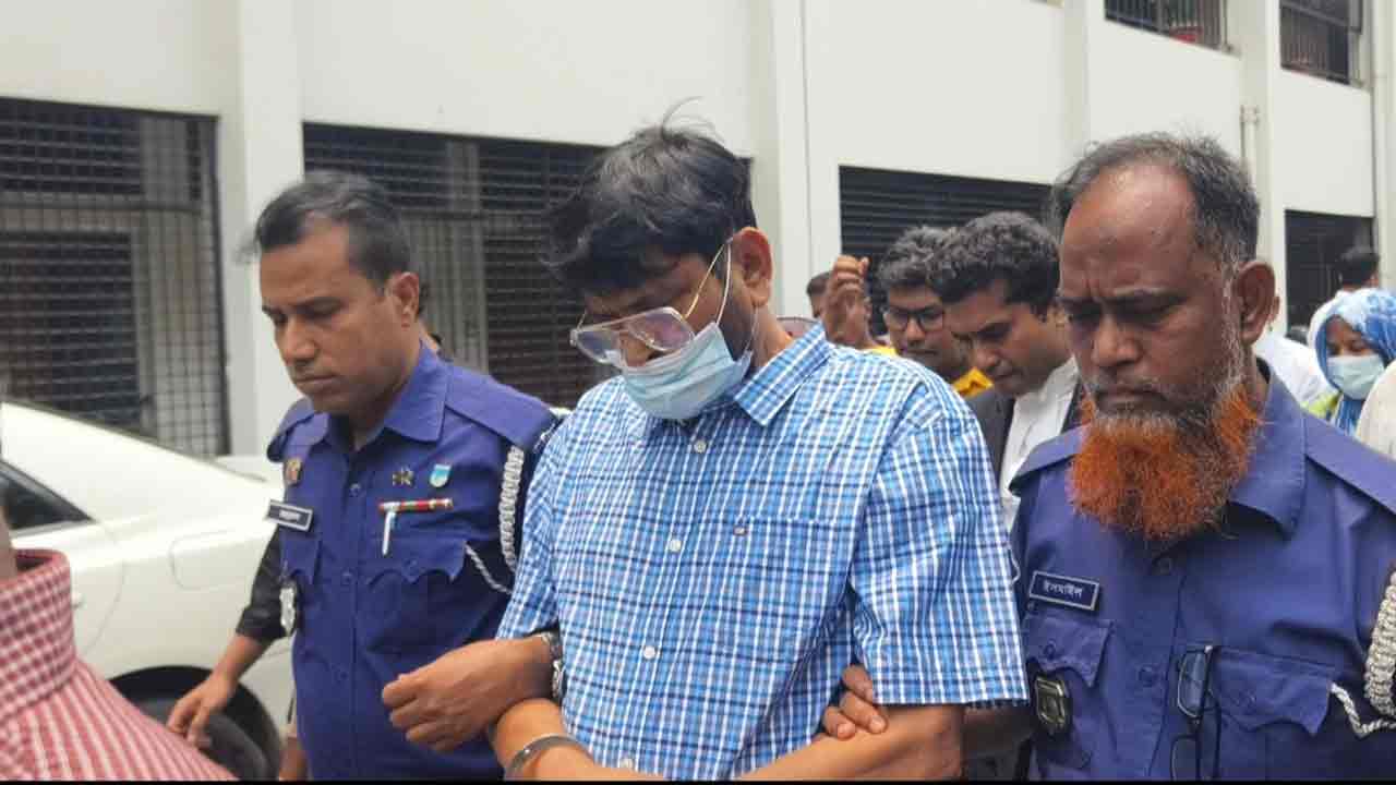 মানিকগঞ্জে দুর্নীতির মামলায় মেয়র রমজান কারাগারে