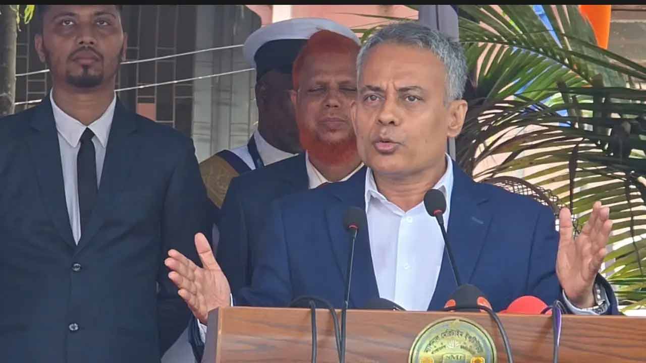 হরমুজ প্রণালি পার হতে না পারা জাহাজ &lsquo;জয়যাত্রা&rsquo; নিয়ে কূটনৈতিক চেষ্টা চলছে: নৌপরিবহনমন্ত্রী