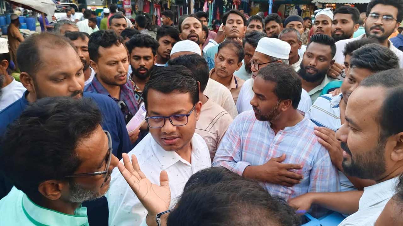 গৌরনদীতে অবৈধভাবে জ্বালানি মজুদ ও বিক্রি, জরিমানা