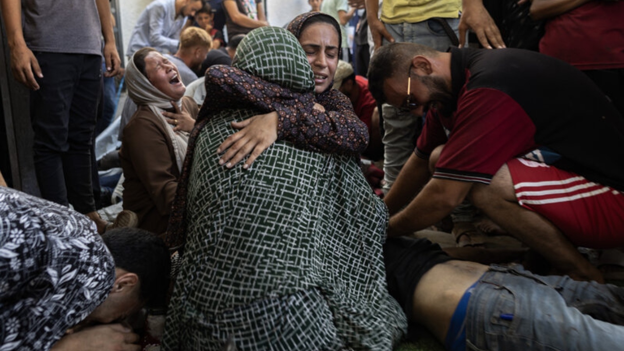 গাজায় ইসরায়েলি হামলায় নিহতের সংখ্যা বেড়ে ৭২ হাজার ৫৫১