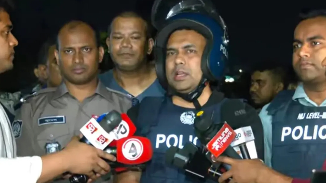 মোহাম্মদপুরে অপরাধীদের ধরতে পুলিশের চিরুনি অভিযান