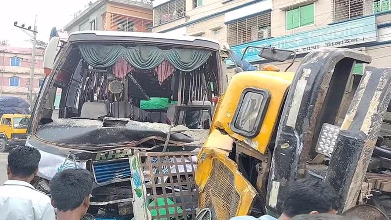 টাঙ্গাইলে বাস-ট্রাক মুখোমুখি সংঘর্ষে চালক-হেলপার নিহত